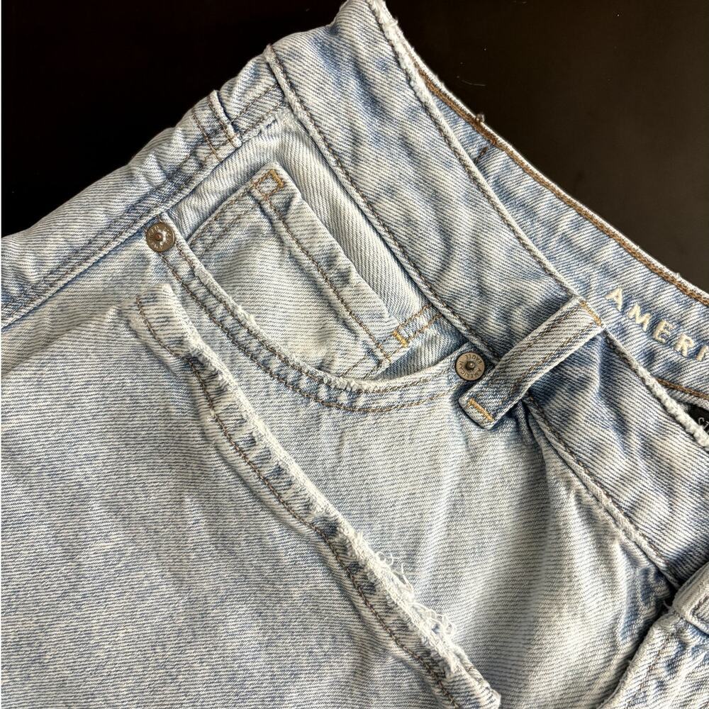 American Eagle Strigid Mom Jeans Light Wash Size 8 Soft Grunge Tumblr Girl - Picture 7 of 7